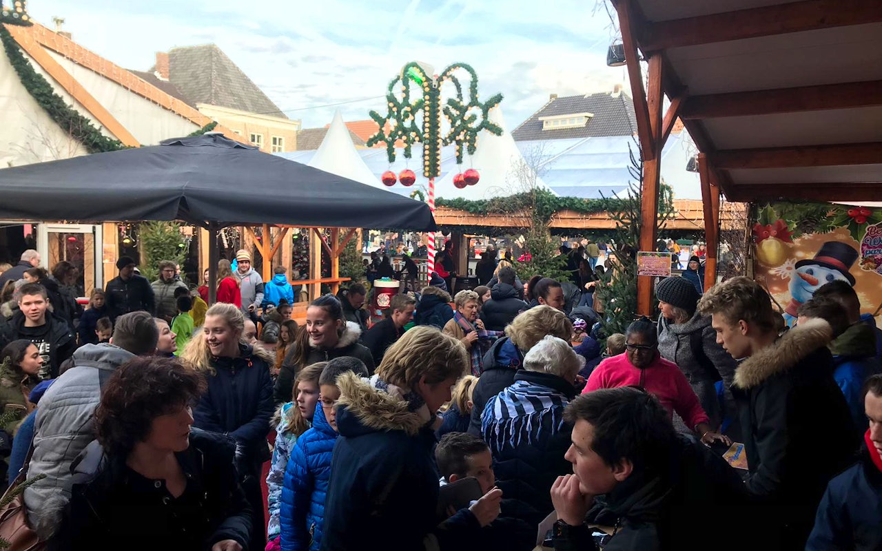 2 tickets voor Bergs Winterparadijs + schaatshuur + consumptie & warme chocolademelk!