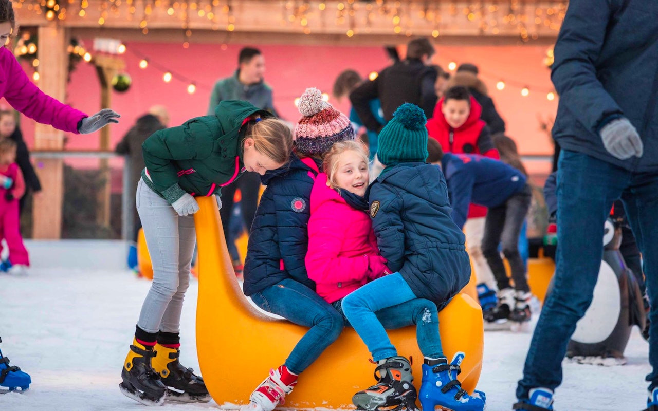 2 tickets voor Bergs Winterparadijs + schaatshuur + consumptie & warme chocolademelk!