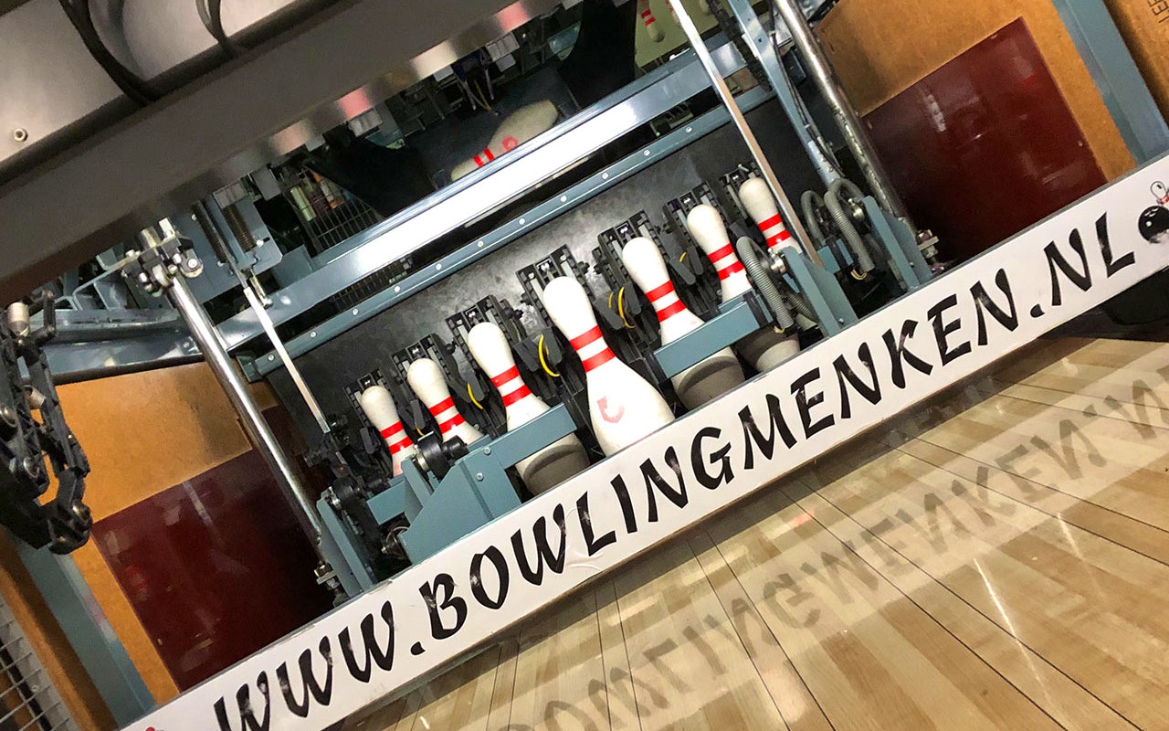 1 uur bowlen met bitterballen bij Bowling Menken