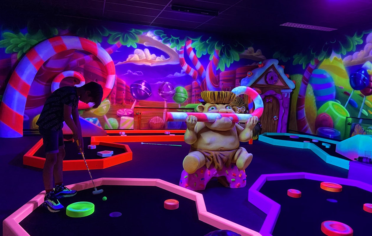 Glow Minigolf bij Fit & Fun Plaza in Wolvega!