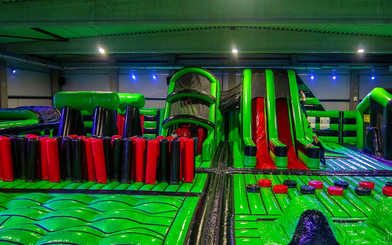2 tickets voor Level Up Inflatable Park in Essen! 