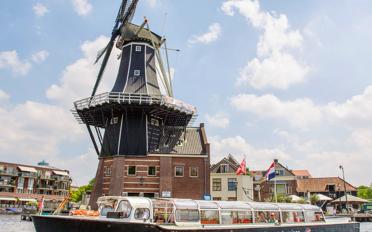 2 tickets voor Cheese & Wine Cruise door Haarlem!