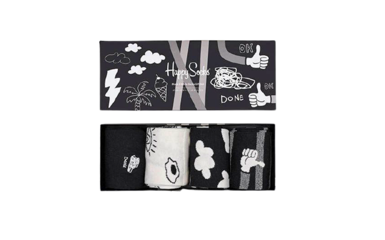 Verras jezelf of iemand anders met deze Happy Socks 4-Pack Black & White Socks Gift Set!