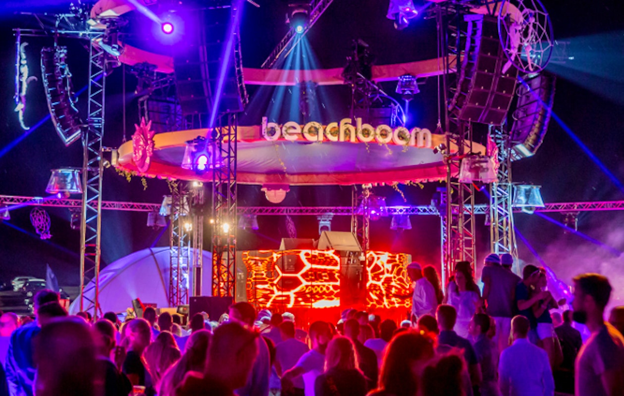 Party on! Zon, zee en beats bij Beachboom festival 2021!
