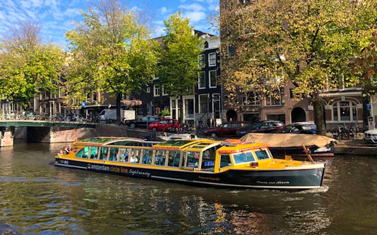 'Hop on, hop off' boot in Amsterdam voor 2 personen!