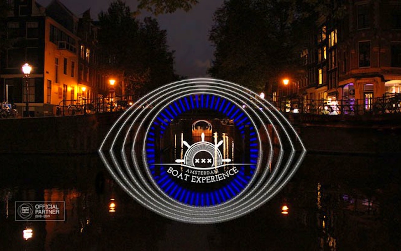 Een rondvaart voor 2 tijdens het Amsterdam Light Festival!