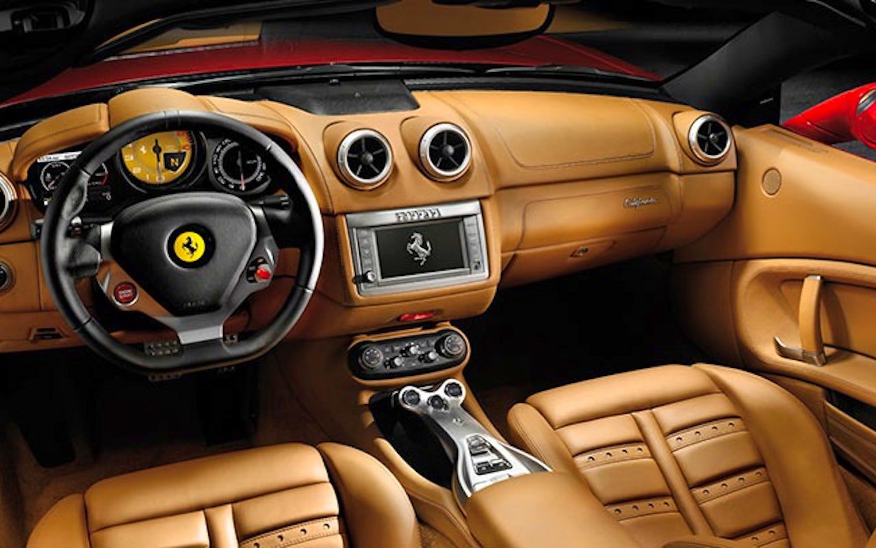 Vlieg over de weg in een echte Ferrari of Lamborghini!