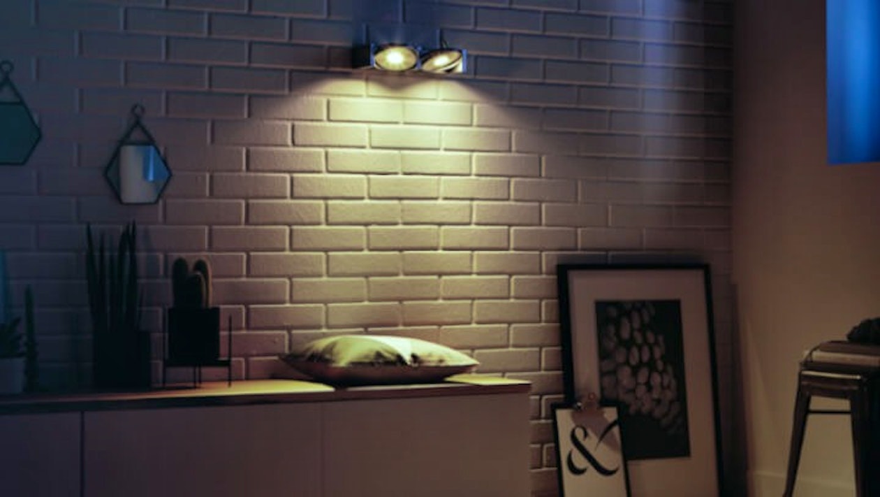 Geef jouw kamer sfeer met deze stijlvolle Philips wandspot!