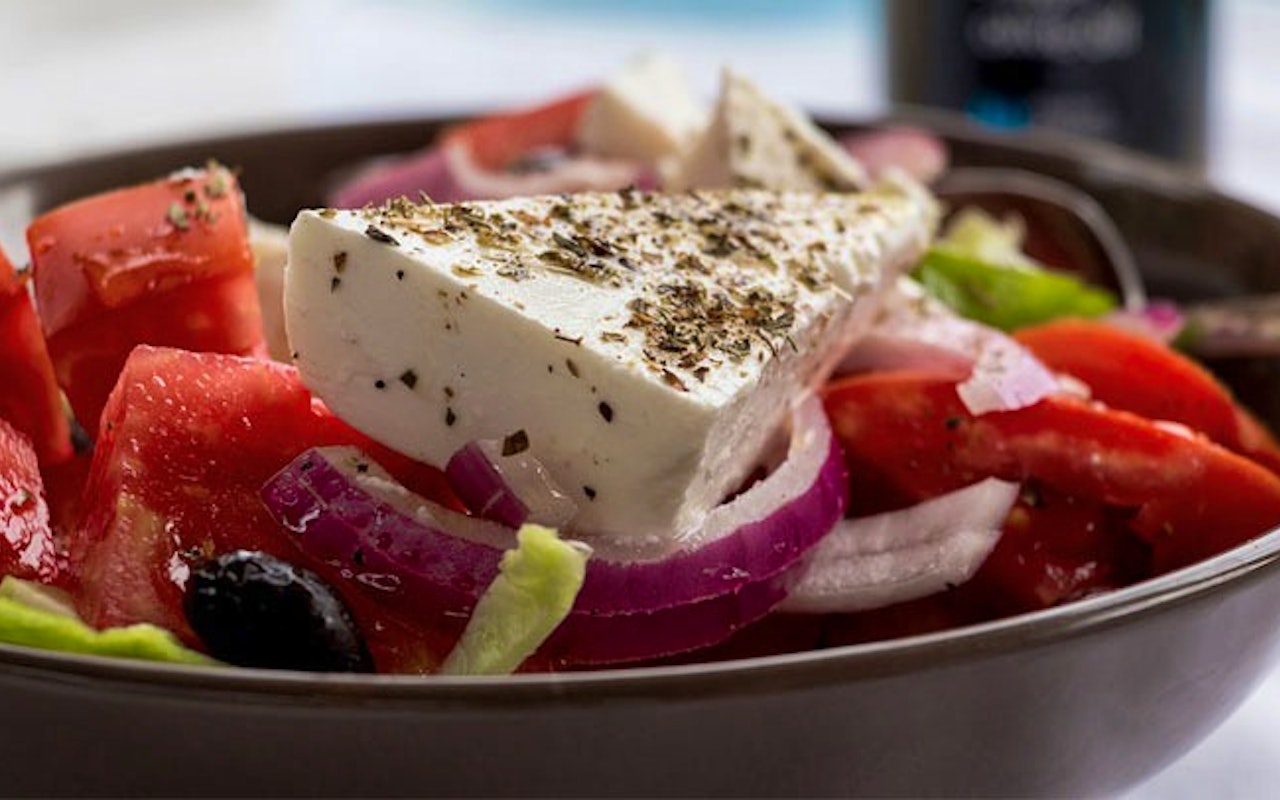 Bij Grieks Specialiteiten Restaurant Rhodos ervaar je het echte Griekse leven!