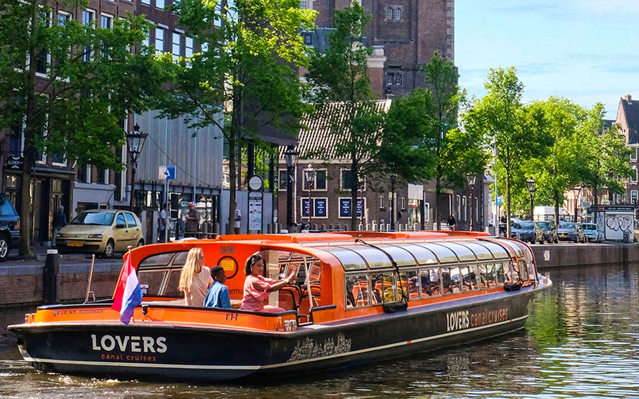 Rondvaart in Amsterdam met de Lovers Canal Cruise!